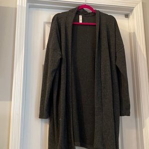 L Latched Mama plush ribbed nursing cardigan